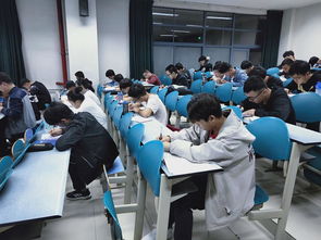理学院举行本科生学业预警帮扶与就业指导晚自习开班仪式